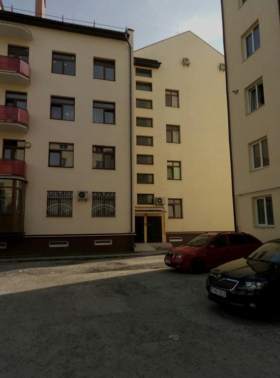 أوزهورود Apartment Dobryanskogo 20, Centre المظهر الخارجي الصورة